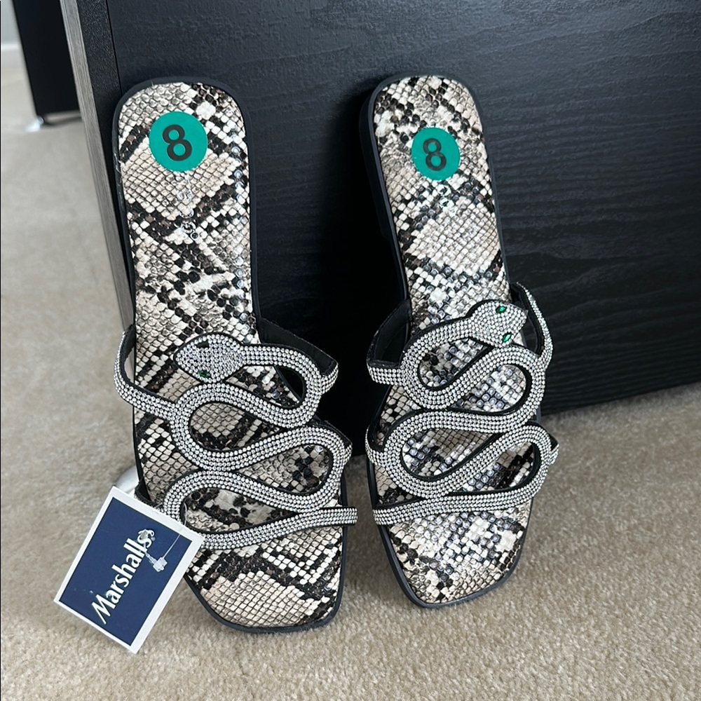NWT! Snake Print Women's Sandals 🐍